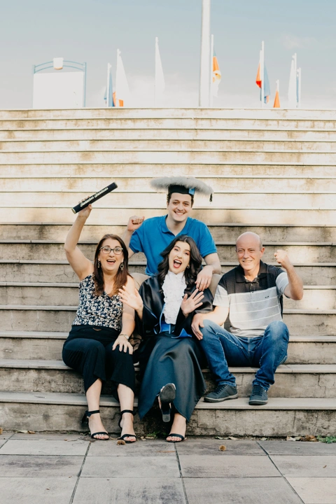 O ensaio da Andressa foi assim, no lugar que mais teve importância para sua jornada, a própria UCS. Foi emocionante para ela, para familia e marcou a realização de um sonho.