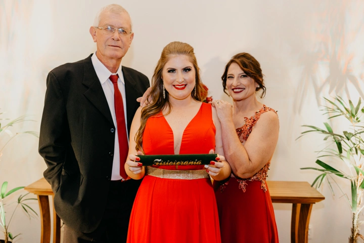 Ana Luiza, graduada em fisioterapeuta, pela FSG. Sua festa aconteceu no Villa Festas e Eventos na cidade de Farroupilha-RS.